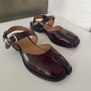 Maison Margiela Tabi Mary Jane Sandals – Burgundy Leather / Iconic Tabi Toe